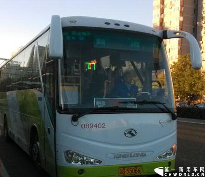 9月9日，北京定制公交首批3条线路开通，一人一座，一站直达，车载Wifi，价格20公里以内8元，超过20公里每增加5公里增加3元。北京此举带动了青岛、济南、天津、昆明等城市纷纷开通定制公交，定制公交这一城市客车新产品正逐渐走进百姓生活。