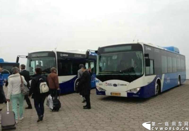 7月22日，比亚迪同荷兰阿姆斯特丹的史基普机场签订协议，将向史基普机场供应35辆12米纯电动大巴作为摆渡车，这是中国客车生产企业出口欧洲规模最大的电动客车订单。