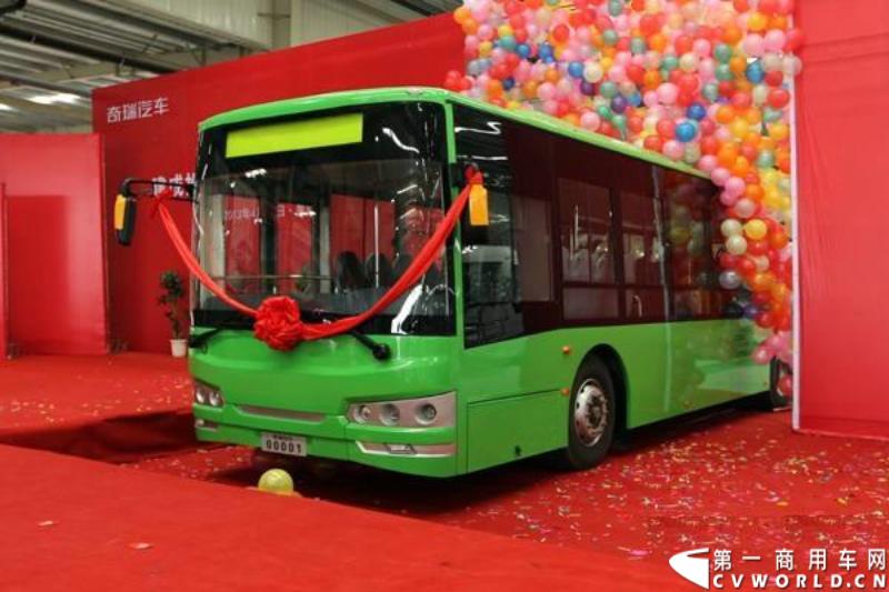 4月28日，奇瑞贵阳工厂建成投产暨首辆客车下线仪式在贵阳市举行。该工厂仅用一年半时间即建成投产，一期具备年产3万辆客车的能力。