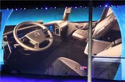 奔驰“都市纯电动卡车”Urban eTruck的内部驾驶室展示