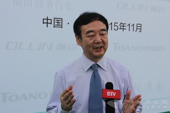 福田汽车集团党委副书记赵景光接受采访.jpg
