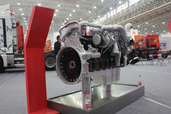 中国重汽MC11曼恩技术发动机 (3).jpg