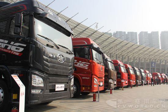 现场展车.JPG