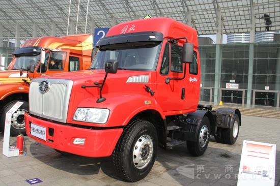 解放安捷6×2危化品牵引车 (3).jpg