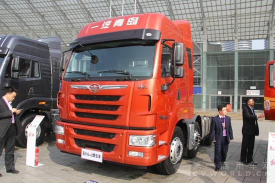 解放天V 6×2牵引车 (2).jpg