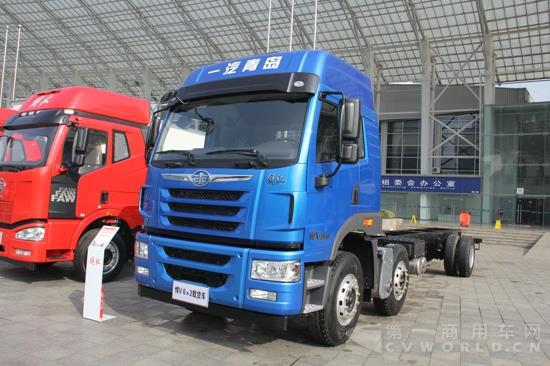 解放悍V 6×2载货车底盘 (2).jpg