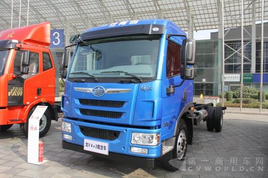 解放龙V 4×载货车底盘 (4).jpg