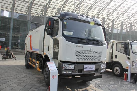解放J6L 4×2压缩式垃圾车 (1).jpg