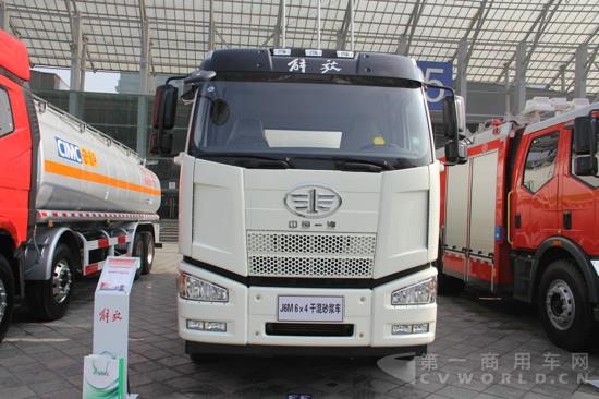 解放J6M 6×4干混砂浆车 (2).jpg