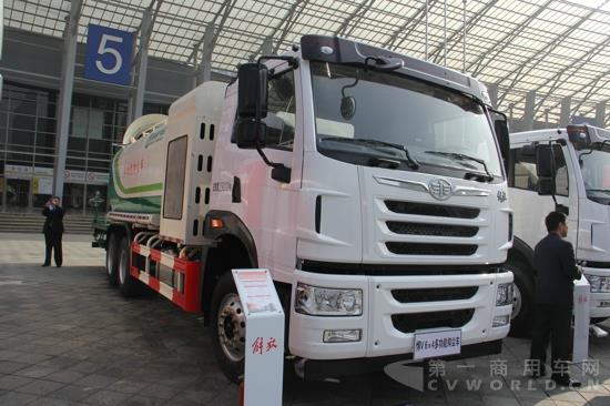 解放悍V 6×4多功能抑尘车 (2).jpg