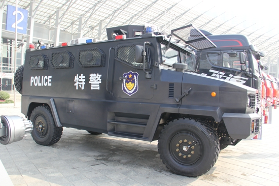 一汽解放特警防暴车 (1).jpg 一汽解放特警防暴车 (1).jpg