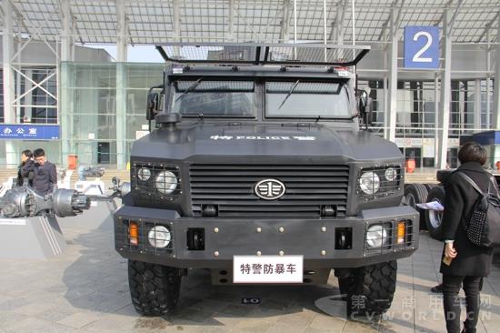 一汽解放特警防暴车 (2).jpg
