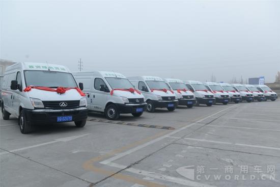 北京首资新能源携手上汽大通等多家企业启动绿色物流运营模式-交车车队3.jpg