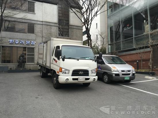 在韩国，随处可见的现代轻型卡车.jpg