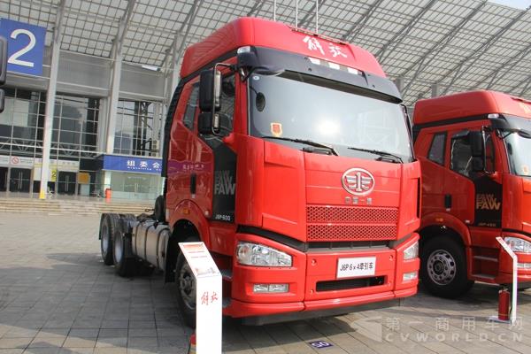 解放J6P 6×4牵引车，搭载锡柴13L 500马力发动机 (7).jpg