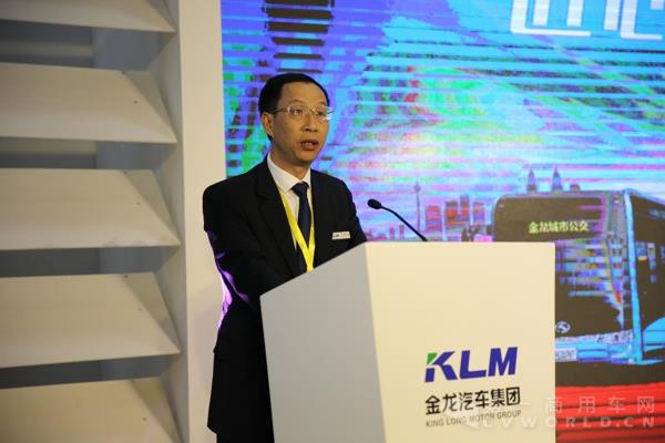 苏州金龙海格客车常务副总经理黄书平现场讲解绿管家2.0.jpg