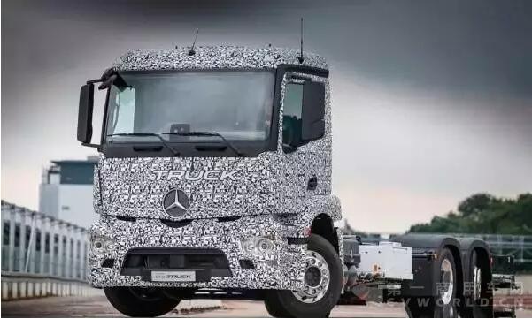 奔驰宣布推出纯电动重型卡车，续航200公里2.jpg