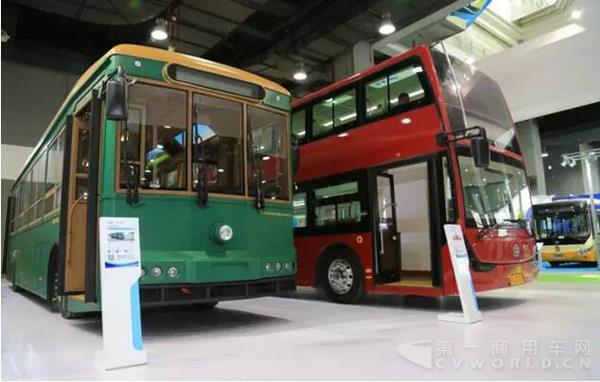 明星车型——仿古铛铛车与纯电动双层客车.jpg