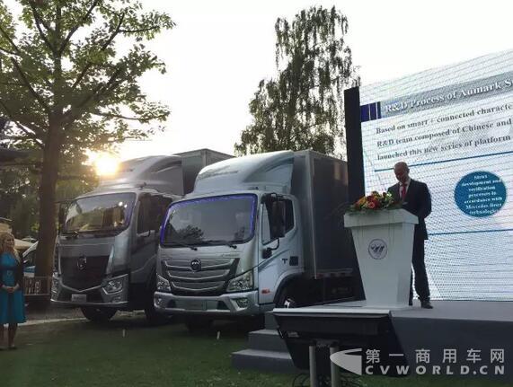 欧马可超级卡车德研首席专家Markus讲解欧马可超级卡车.jpg