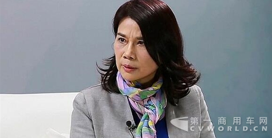 格力电器130亿元收购珠海银隆新能源有限公司(下称珠海银隆)的初步重组方案以失败告终,所有流程推倒重来。 11月7日晚,格力电器发布对深交所关注函的回复公告称,虽然部分议案获得股东大会通过的表决结果在一定程度上反映了格力电器股东对于本次发行股份购买资产相关事宜的理解和认可,但同时由于其他涉及本次发行股份购买资产相关的议案未获得通过,发行股份购买资产事项尚未完全满足《上市公司重大资产重组管理办法》第二十三条及第二十四条的规定,因此发行股份购买资产相关议案整体上未通过。 上述规定为,上市公司股东大会就重大资