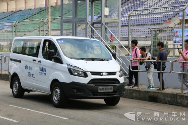 赛车出发.jpg