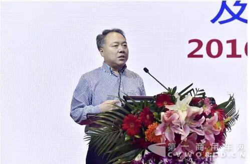 中国公路学会客车分会副秘书长佘振清.jpg