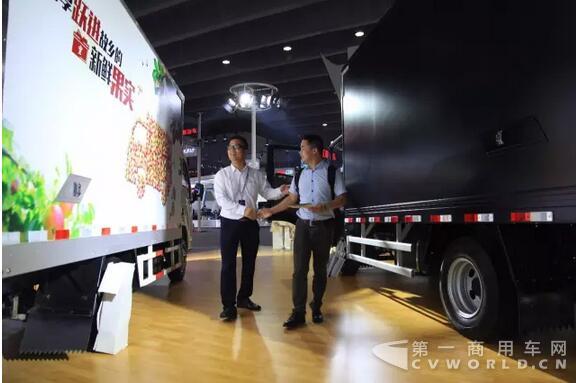 首次独立参展国内A级车展 跃进汽车却玩出新花样8.jpg