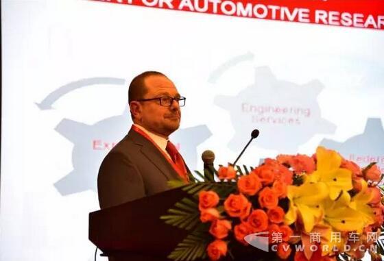 美国俄亥俄州立大学汽车研究中心主任 Giorgio Rizzoni做《美国新能源汽车发展报告》.jpg