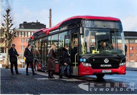 无线充电第五城 瑞典南泰利耶市商用无线快充巴士.jpg