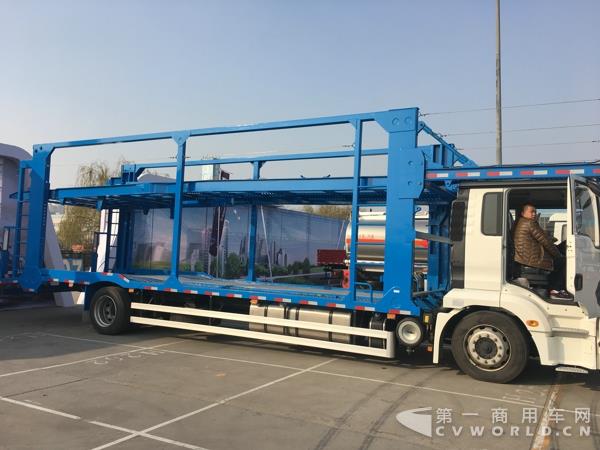 陕汽中置轴轿运车3.jpg 陕汽中置轴轿运车3.jpg