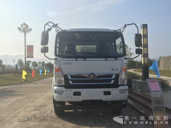 豪曼6×4国五排半水泥搅拌车 (1).jpg