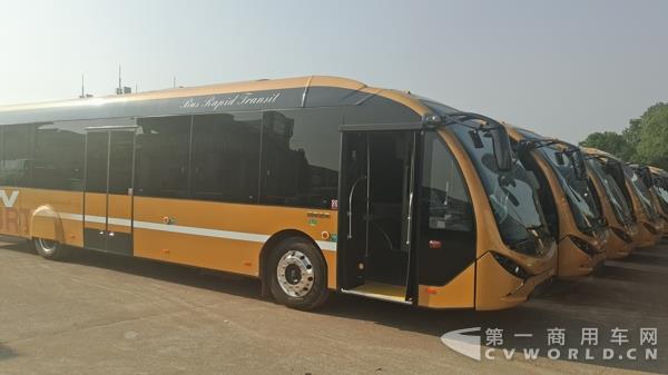 青年客车纯电动BRT.jpg