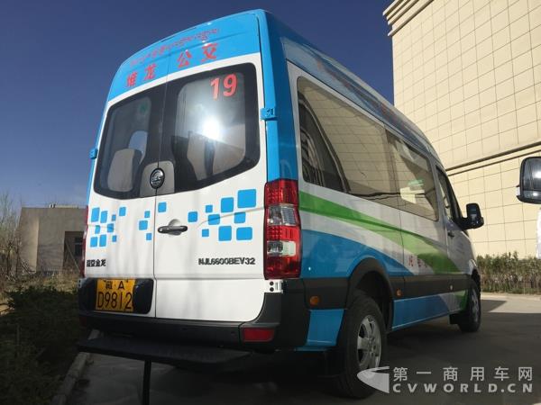南京金龙开沃D11纯电动公交车IMG_9911.jpg