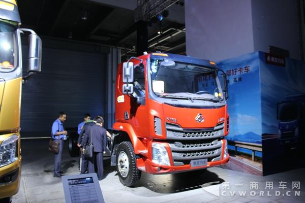 新乘龙M3载货车 (5).jpg