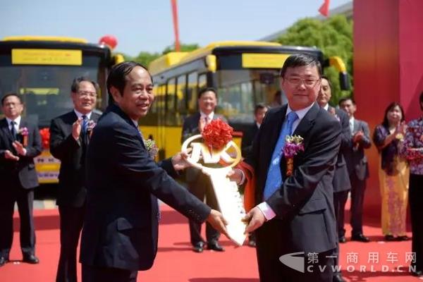 500台安凯客车出口缅甸4.jpg