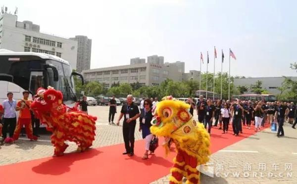 潍柴旗下丰泰汽车发布客车新品.jpg