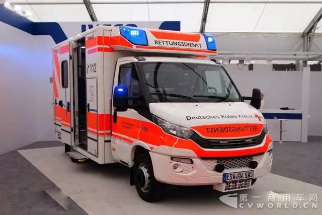 New Daily化身白衣天使 两款救护车产品闪亮医博会1.jpg