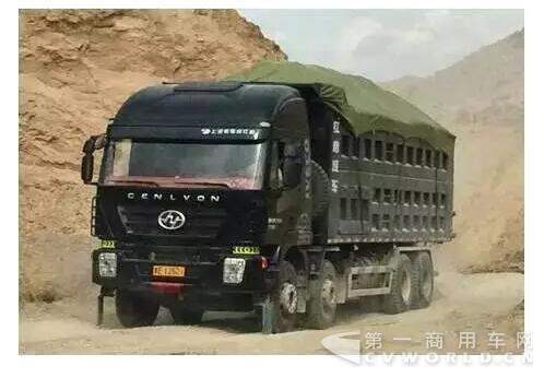 红岩杰狮C500 8×4重载版自卸车4.jpg