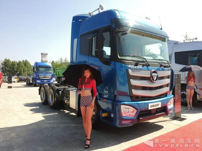 欧曼6X4超级卡车5.jpg