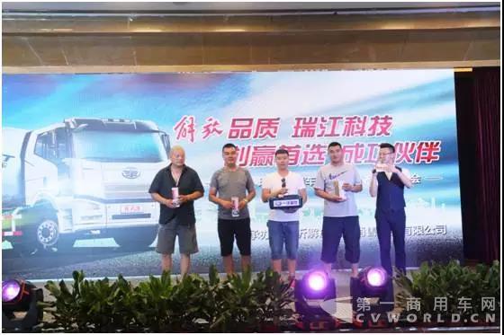 解放-瑞江搅拌车临沂品鉴，新法规下创赢首选！1.jpg