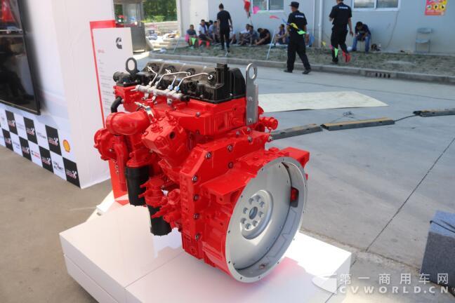 欧马可S5超级中卡搭载的康明斯ISF4.5L发动机.jpg
