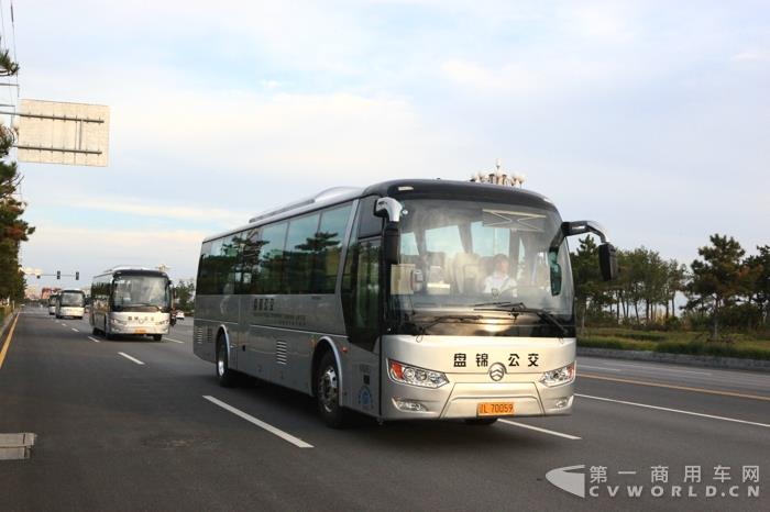 2 金旅纯电凯歌成为盘锦公交一道特别的风景线.jpg