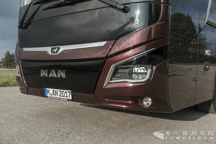 曼恩尼奥普兰(NEOPLAN)新型客车2.jpg