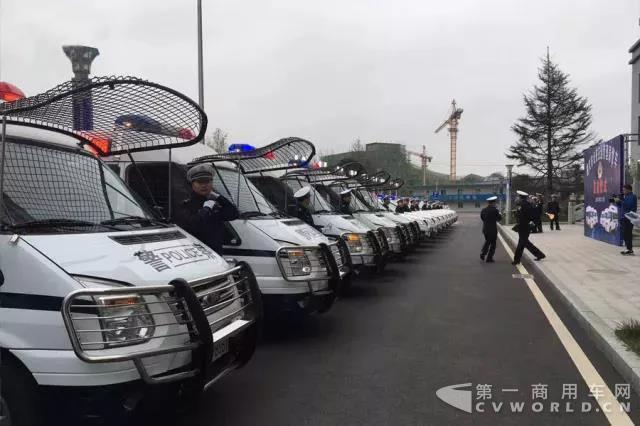 福特全顺打造遵义市交管局最强警备3.jpg