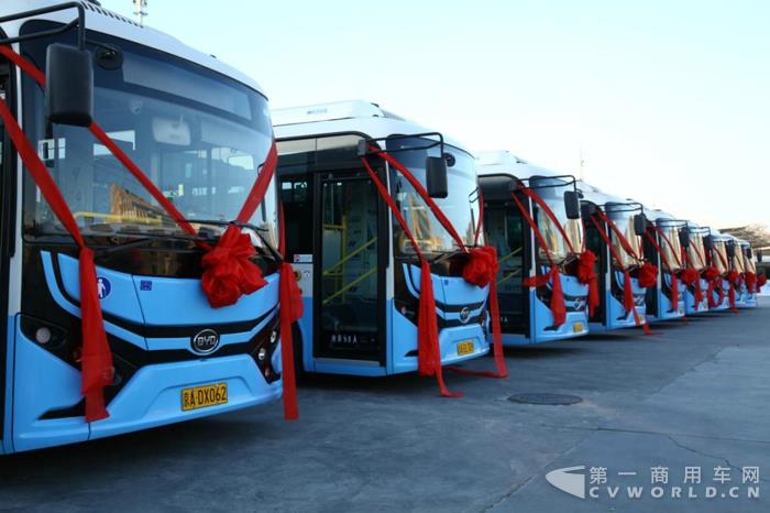 助力蓝天保卫战！比亚迪350辆纯电动公交车首次投运北京3.jpg