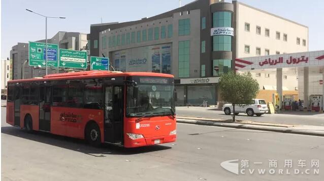 中国双层巴士首次批量出口科威特6.jpg