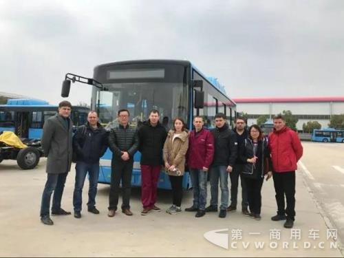 借“丝路东风”唱响中国品牌，70台安凯天然气公交车驶向哈萨克斯坦2.jpg