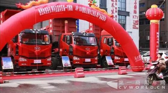 解放J6P 8×4南方款自卸创领江西！.jpg