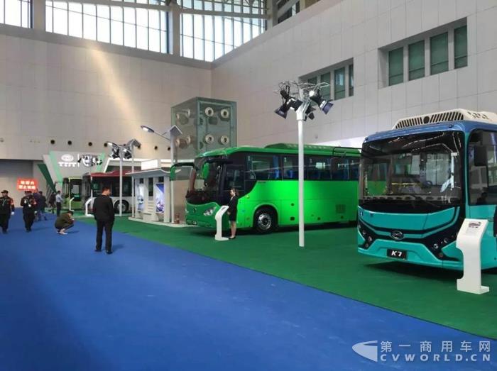 高端科技成就行业标杆 比亚迪商用车亮相天津客车展.jpg