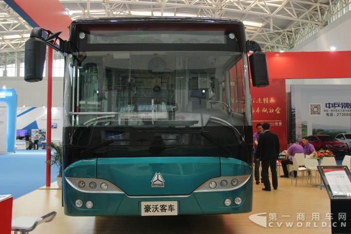 中国重汽JK6106GBEVQ4纯电动城市客车 (3).jpg